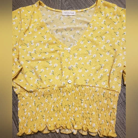 FULL CIRCLE TRENDS ADORABLE FLORAL TOP | SIZE SMALL - Picture 2 of 6